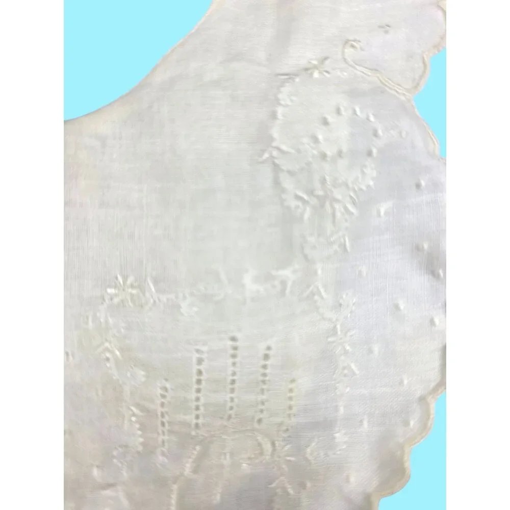 Vtg Baby Bibs Embroidered Floral Scalloped Edges Set Of 2 infants grannycore